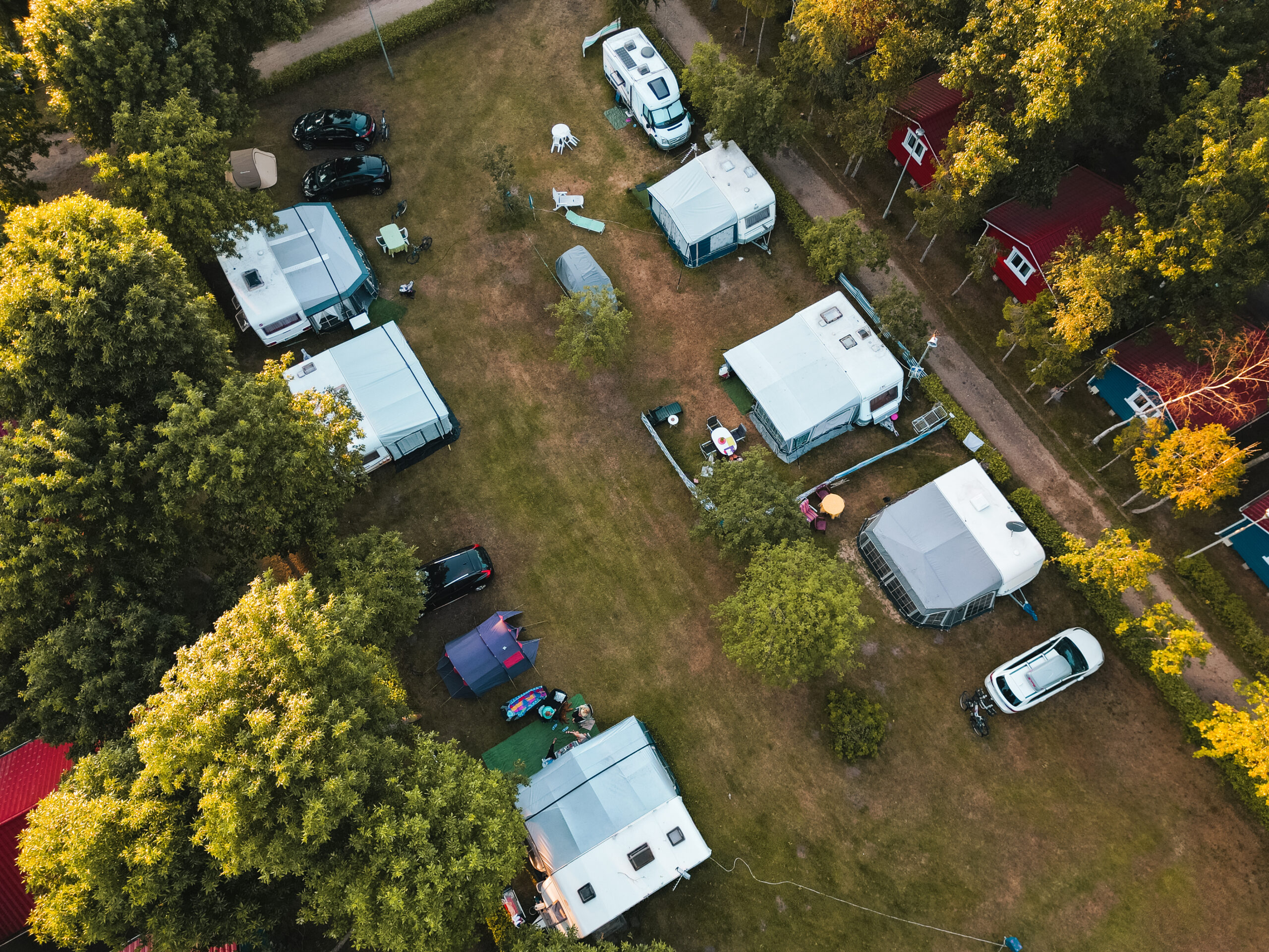Camping InterCamp’84 Łeba – idealne miejsce do wypoczynku dla rodzin i turystów.